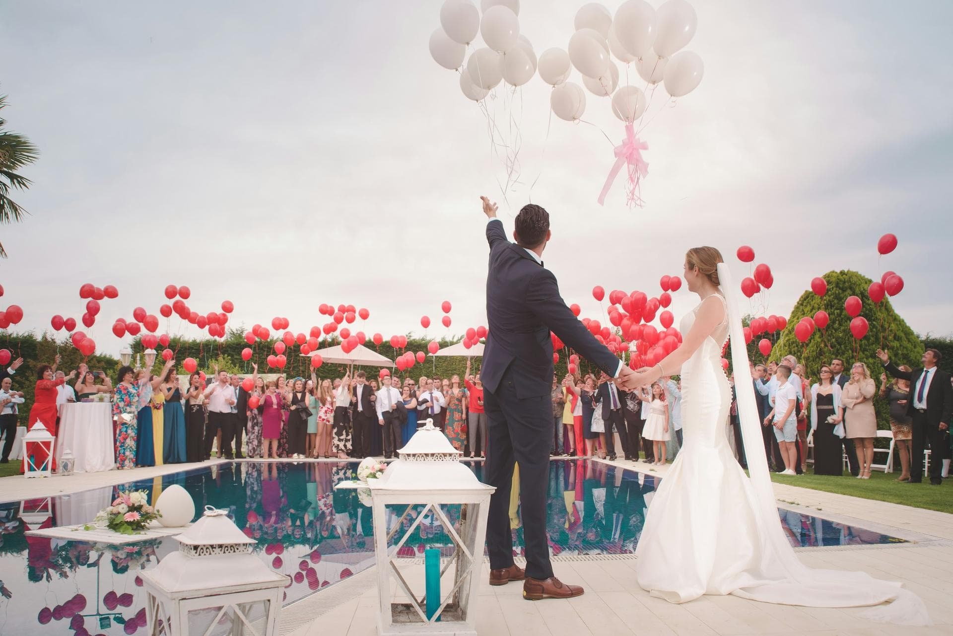 Mariage — photo d’illustration lumineuse aux tons crème