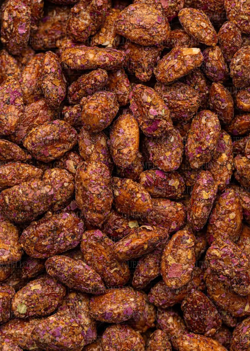 Amandes Pelées à la Rose de Megouna - لوز مكرمل بالورد — fruits secs Guermello