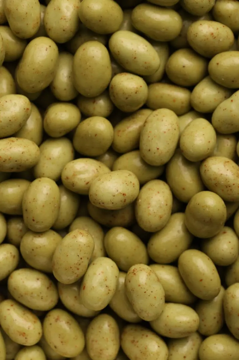 Pistache Enrobée de Chocolat Blanc et Cannelle - فستق بالشوكولاتة البيضاء والقرفة — fruits secs Guermello