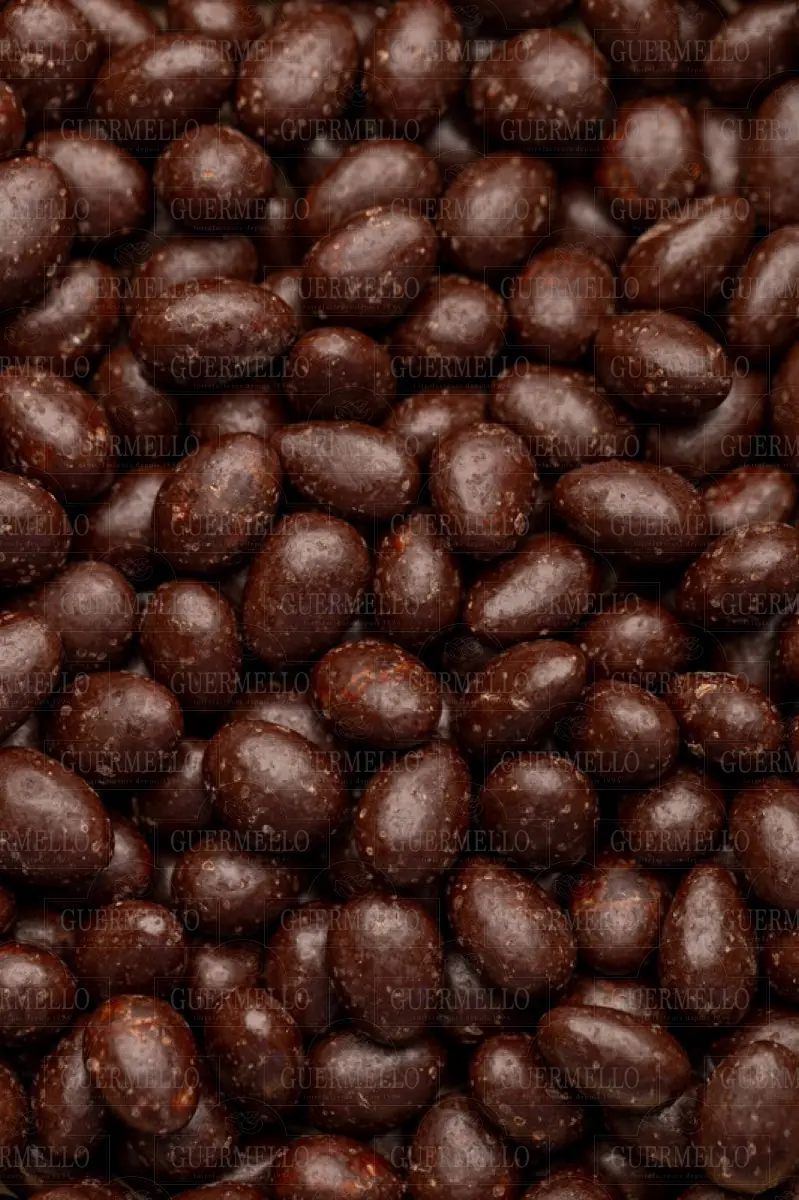 Amande Enrobée de Chocolat Noir - لوز مغطى بالشوكولاتة الداكنة — fruits secs Guermello