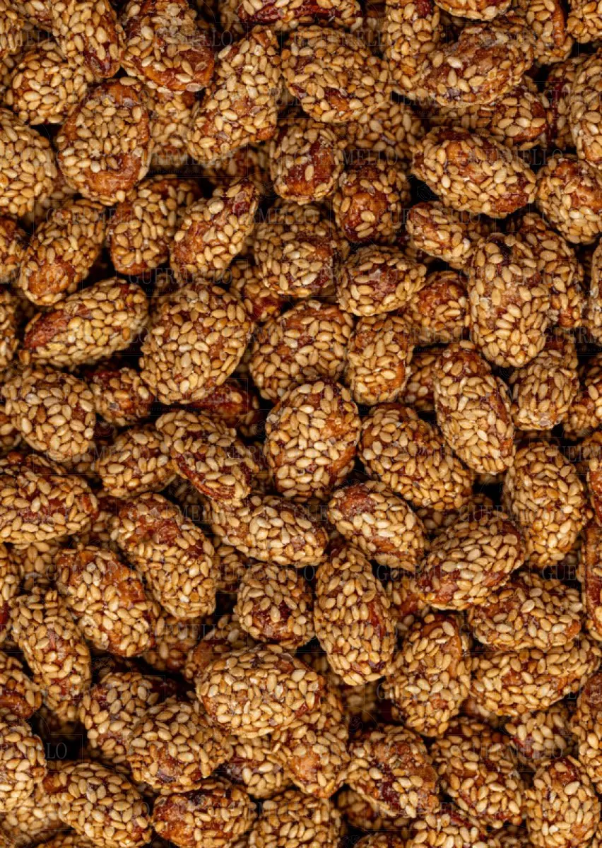 Amandes Sésames - لوز بالسمسم — fruits secs Guermello