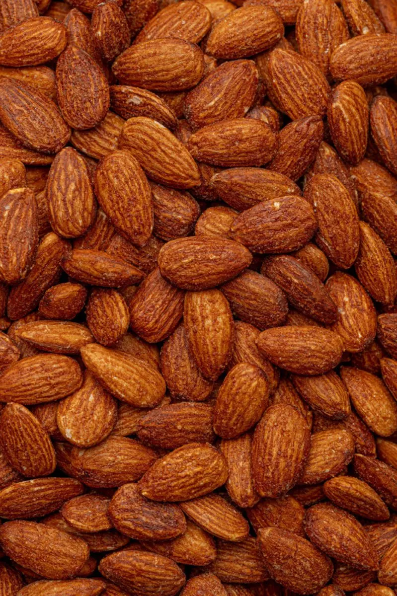 Amandes Paprika - لوز بالبابريكا — fruits secs Guermello