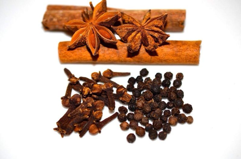 CAFE MAROCAIN( café moulu+anis étoilée+cannelle+gingembre+clou girofle)